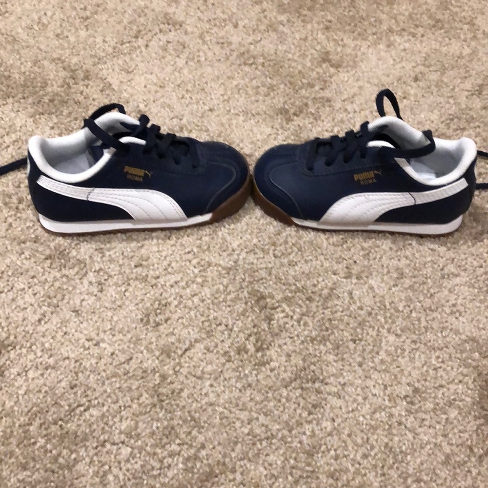 Toddler Puma Roma Sneakers. Brand new
